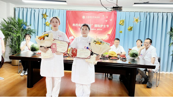 國(guó)際護士節丨緻敬最美(měi)守護天使,節日(rì)快(kuài)樂(yuè)!(圖5) 國(guó)際護士節丨緻敬最美(měi)守護天使,節日(rì)快(kuài)樂(yuè)!(圖5)