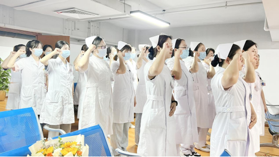 國(guó)際護士節丨緻敬最美(měi)守護天使,節日(rì)快(kuài)樂(yuè)!(圖11) 國(guó)際護士節丨緻敬最美(měi)守護天使,節日(rì)快(kuài)樂(yuè)!(圖11)