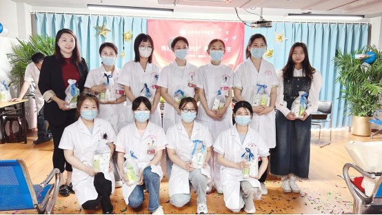 國(guó)際護士節丨緻敬最美(měi)守護天使,節日(rì)快(kuài)樂(yuè)!(圖14) 國(guó)際護士節丨緻敬最美(měi)守護天使,節日(rì)快(kuài)樂(yuè)!(圖14)