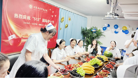 國(guó)際護士節丨緻敬最美(měi)守護天使,節日(rì)快(kuài)樂(yuè)!(圖15) 國(guó)際護士節丨緻敬最美(měi)守護天使,節日(rì)快(kuài)樂(yuè)!(圖15)